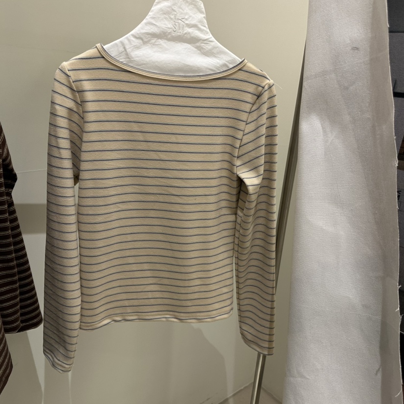 LOVE YOU SO MUCH/MORE THAN YESTERDAY東大門㊣代購女裝新款休閑長袖T恤LYSM/MORE THAN YESTERDAY長袖T恤圖色2