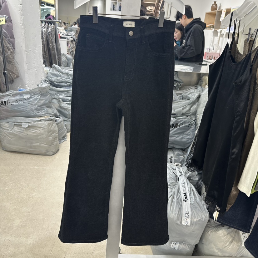 HELVETICA東大門㊣實拍女裝新款熱賣推薦真品時尚牛仔褲保暖HELVETICA牛仔褲圖色1黑色