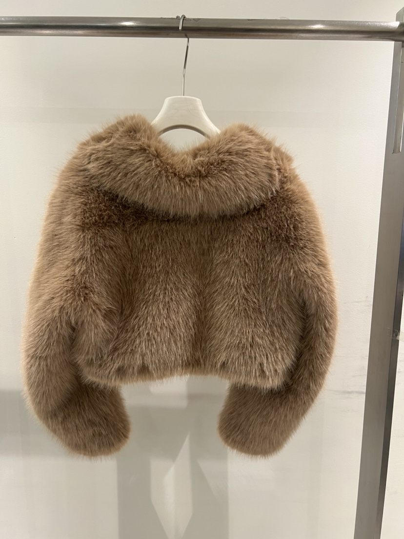 MENTOR東大門㊣直郵女裝新品25秋冬推薦短款大衣生態毛毛皮MENTOR短款大衣