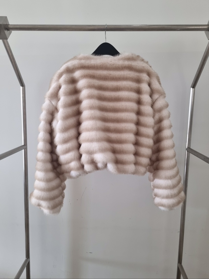 VERANDA東大門㊣實拍女裝新款真品推薦休閑時尚夾克含圍巾毛皮VERANDA夾克