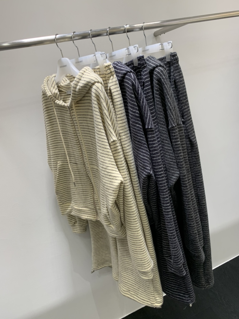 LOVE MOMENT韓國代購㊣女裝新款人氣25秋冬休閑熱賣套裝套裝LOVE MOMENT套裝