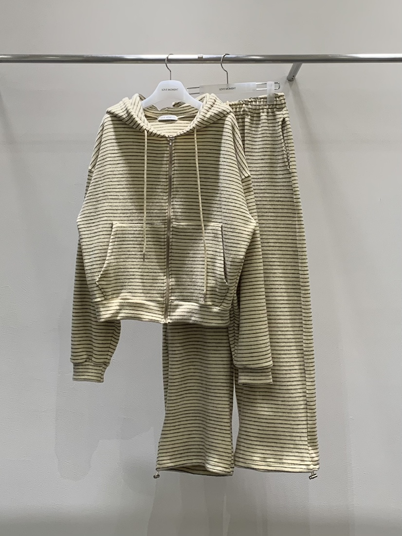 LOVE MOMENT韓國代購㊣女裝新款人氣25秋冬休閑熱賣套裝套裝LOVE MOMENT套裝圖色1