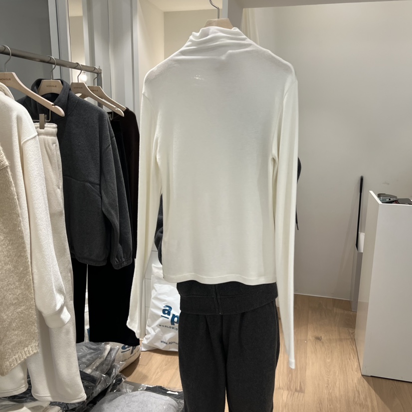 MONIQUE東大門㊣實拍女裝新品真品時尚推薦熱賣25秋冬長袖T恤MONIQUE長袖T恤