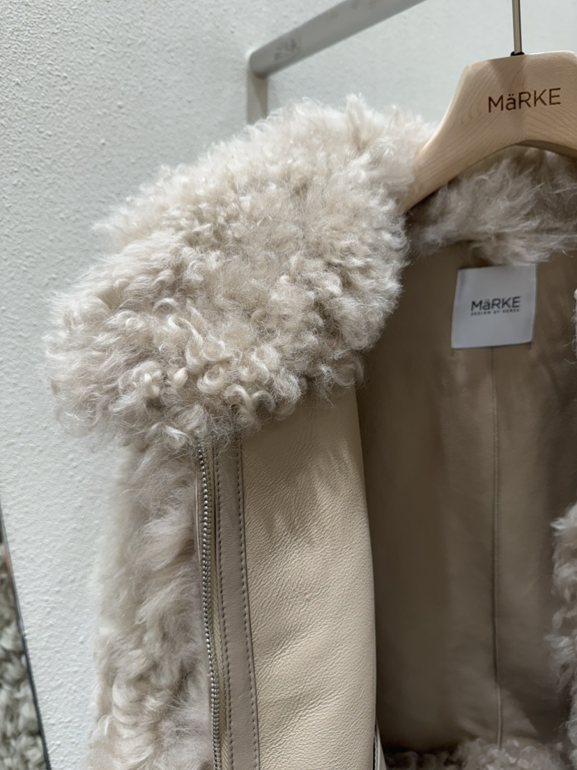 MARKE-P東大門㊣直郵女裝新款休閑熱賣時尚短款大衣真羊皮MARKE-P短款大衣