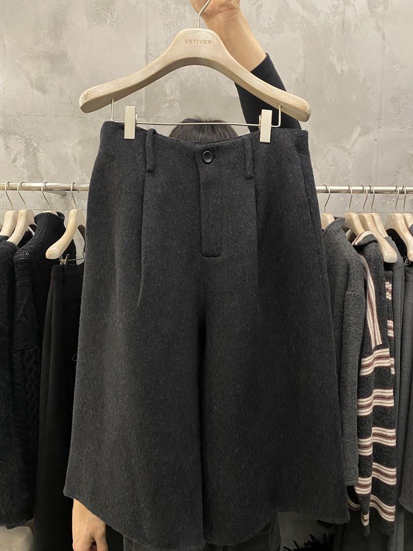 THE VETIVER-A韓國代購㊣女裝新款時尚推薦25秋冬人氣短褲VETIVER短褲圖色1墨色