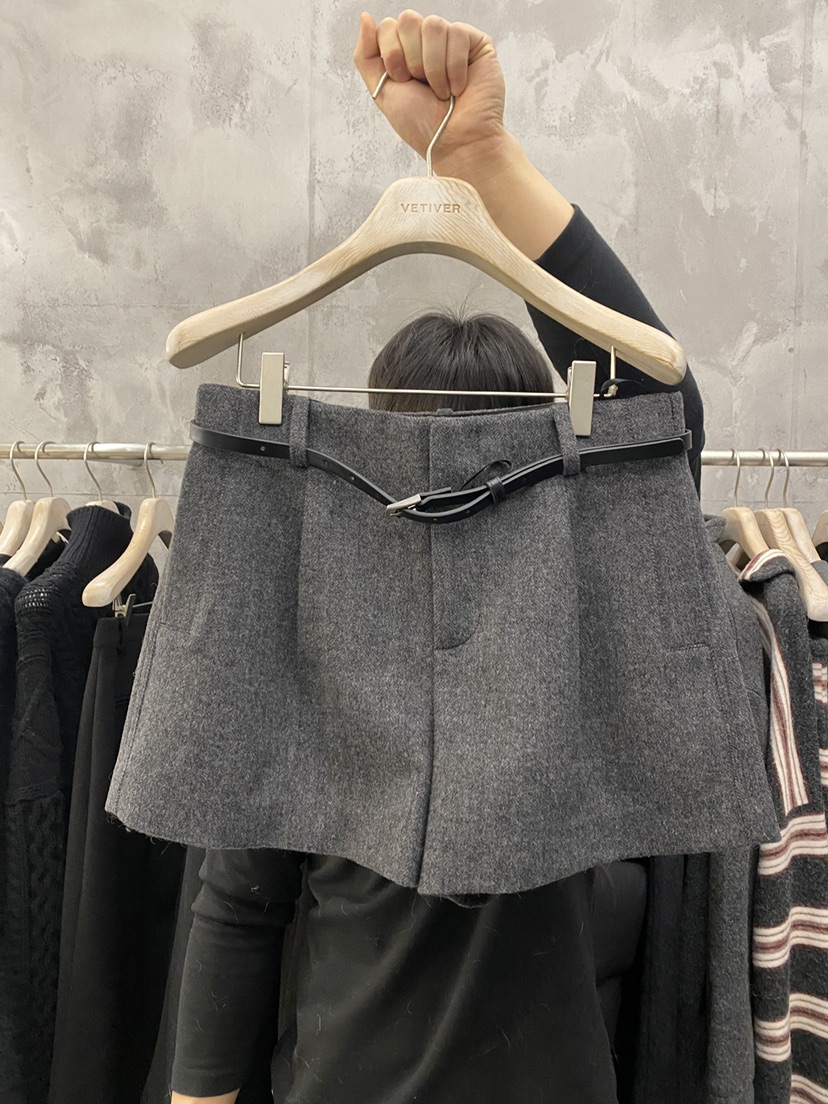 THE VETIVER-A東大門㊣實拍女裝新款25秋冬短褲含腰帶羊毛VETIVER短褲圖色1