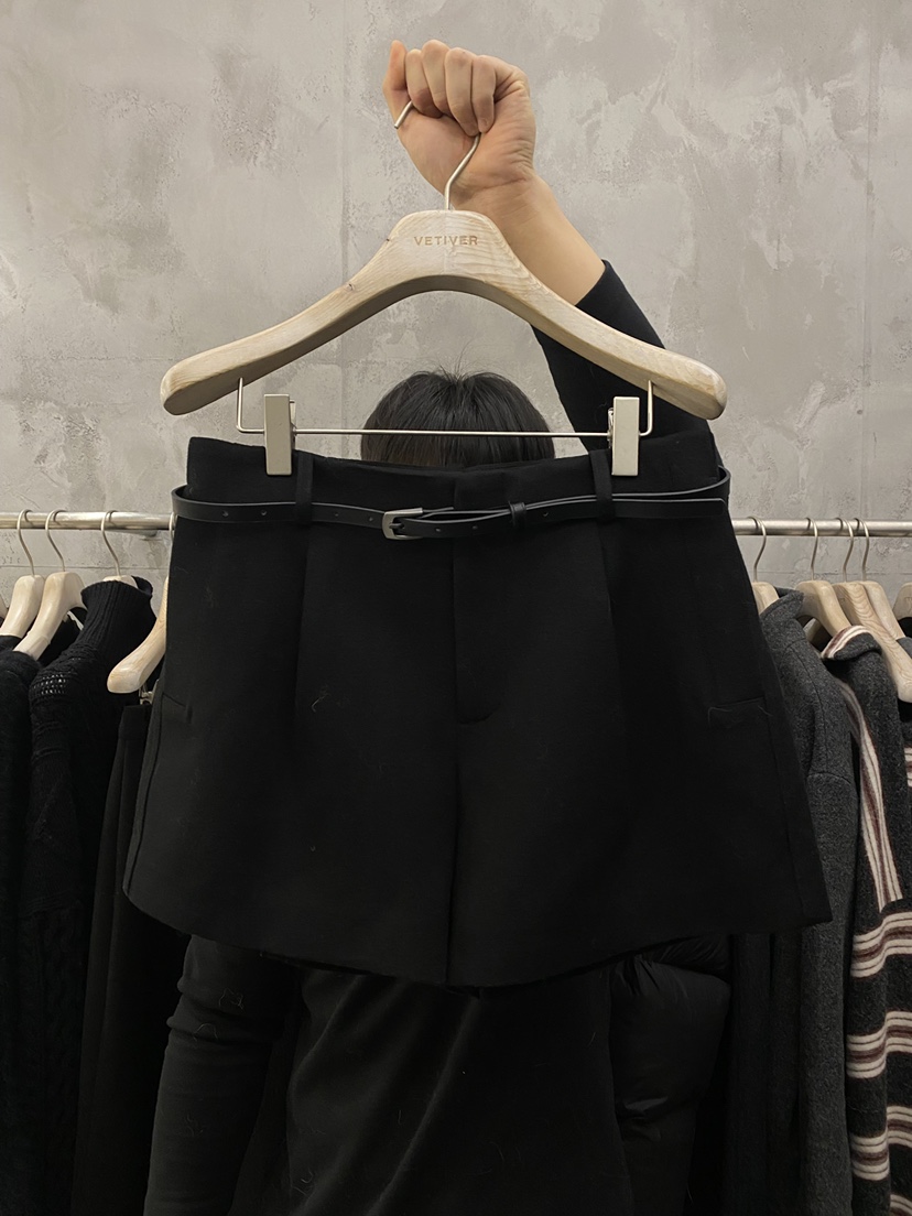 THE VETIVER-A東大門㊣實拍女裝新款25秋冬短褲含腰帶羊毛VETIVER短褲圖色2