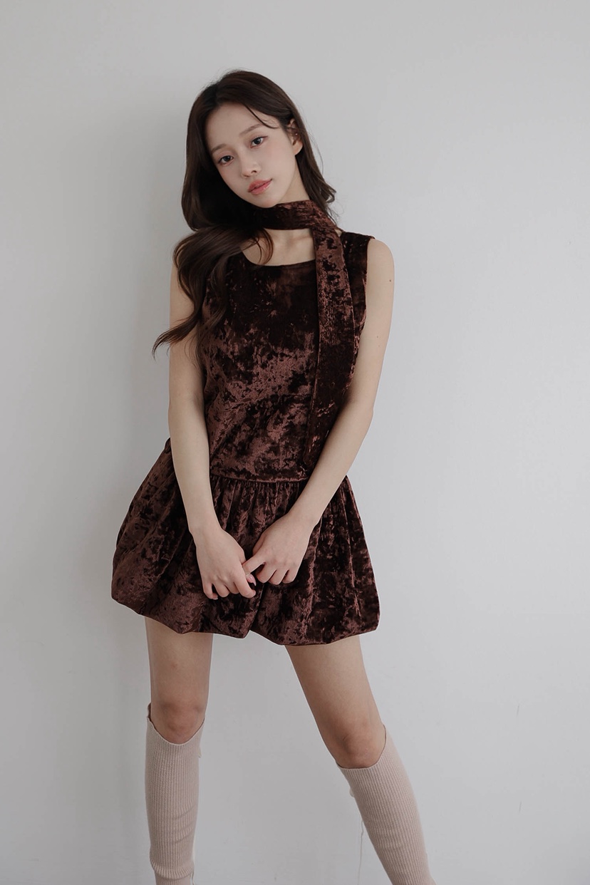 SLIT韓國代購㊣女士新款時尚休閑熱賣25秋冬職業連衣裙含脖帶SLIT連衣裙