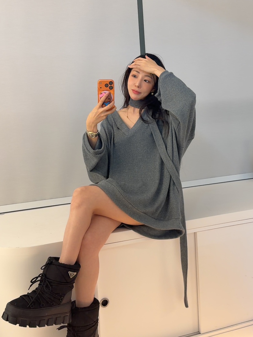 PALETTE-Q東大門㊣直郵女裝新品25秋冬熱賣人氣衛衣V領圍巾PALETTE-Q衛衣