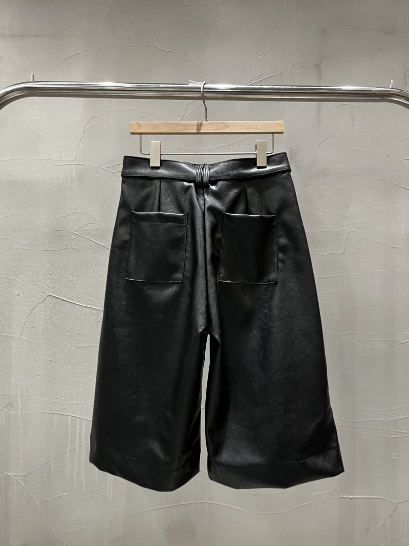 INSSENSE-A東大門㊣代購女士新品推薦時尚熱賣休閑短褲含腰帶INSSENSE-A短褲