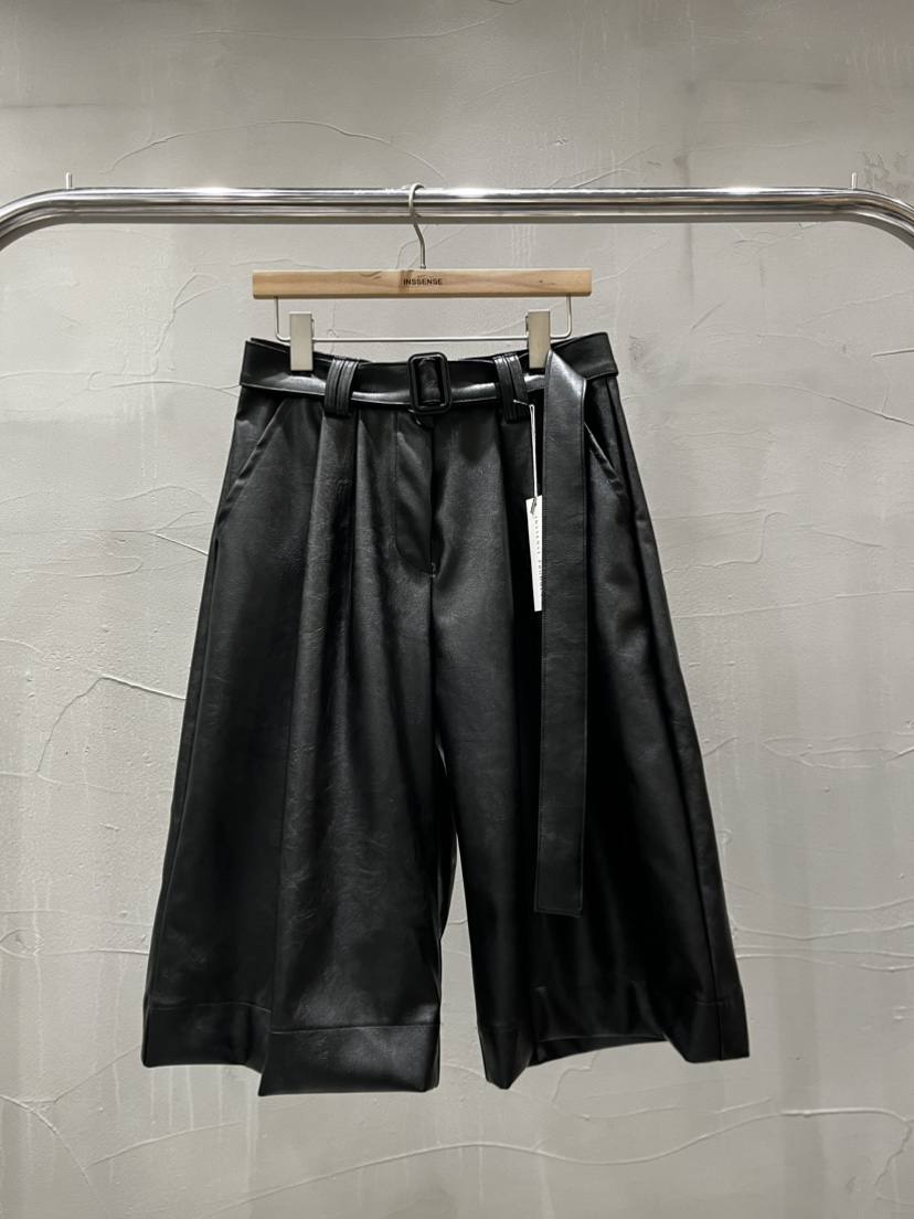 INSSENSE-A東大門㊣代購女士新品推薦時尚熱賣休閑短褲含腰帶INSSENSE-A短褲圖色1