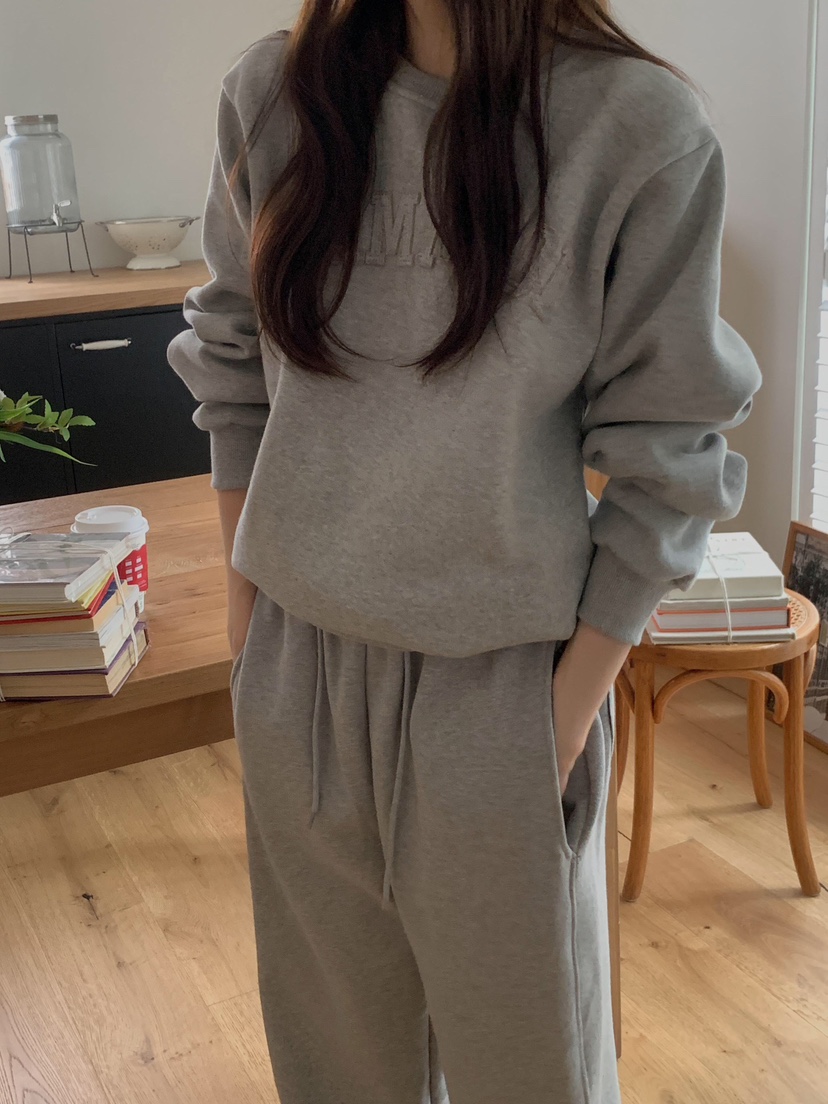 FORMSTUDIO東大門㊣實拍女士新款職業熱賣25秋冬時尚人氣衛衣FORMSTUDIO衛衣