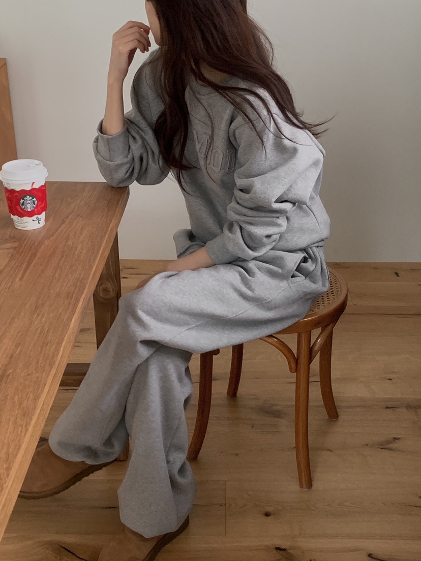 FORMSTUDIO東大門㊣實拍女士新款職業熱賣25秋冬時尚人氣衛衣FORMSTUDIO衛衣