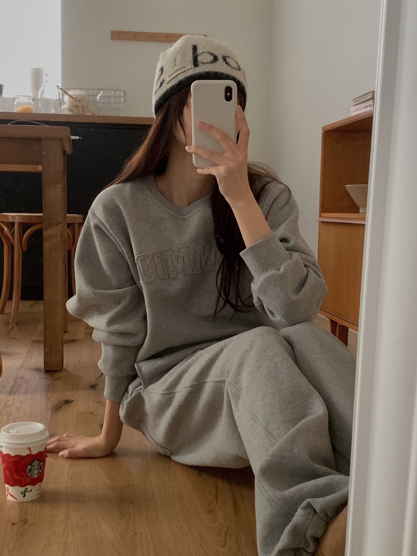 FORMSTUDIO東大門㊣實拍女士新款職業熱賣25秋冬時尚人氣衛衣FORMSTUDIO衛衣