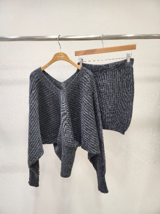 FEMME東大門㊣直郵女士新款休閑25秋冬熱賣人氣時尚推薦套裝FEMME套裝圖色2