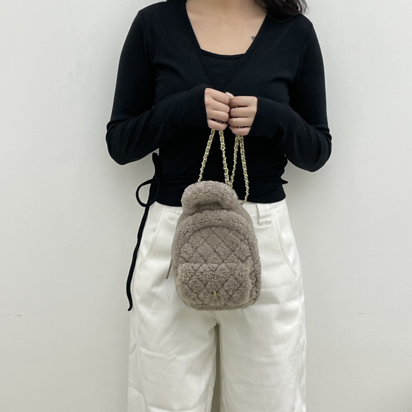 J PLACE東大門㊣直郵女裝新品推薦時尚熱賣職業雙肩背包羊毛J PLACE雙肩背包