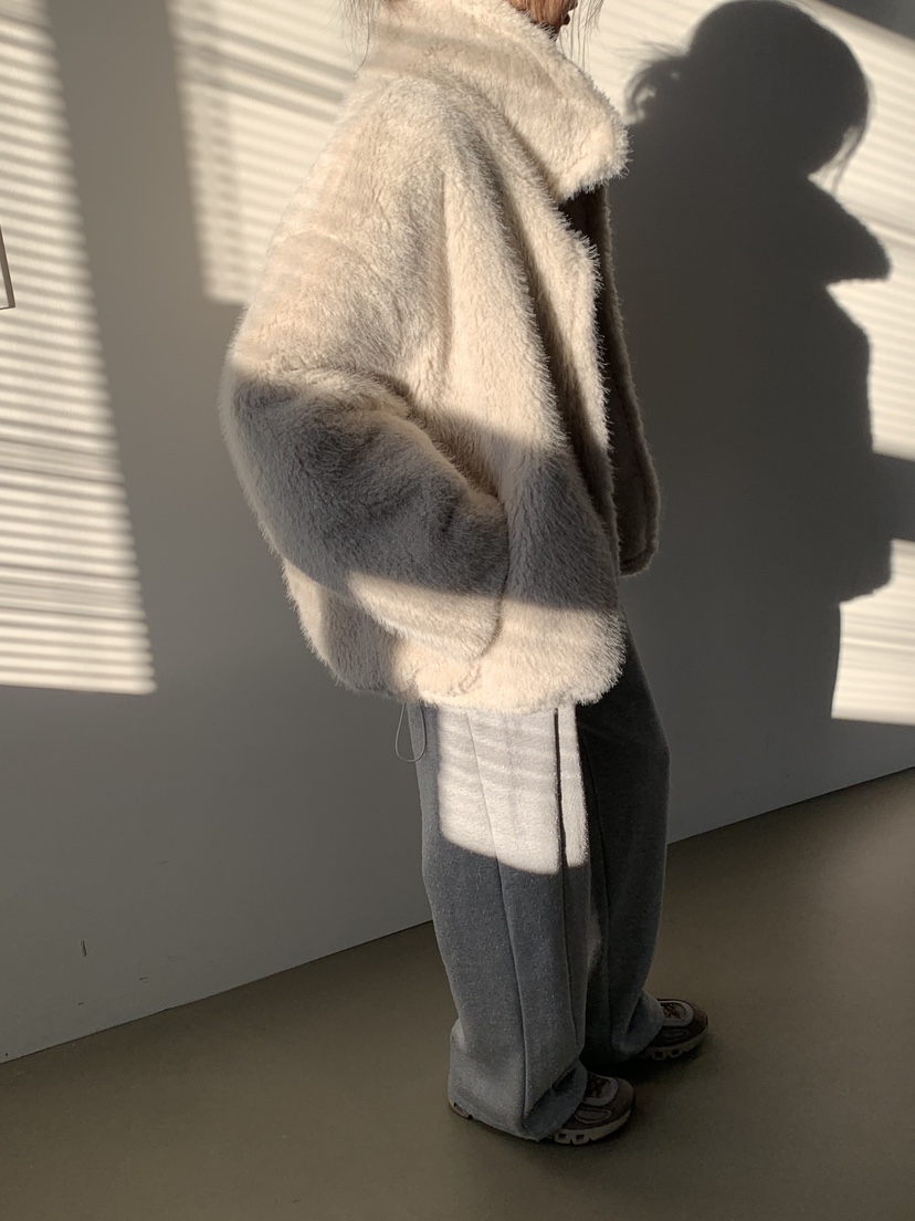 LOGARDEN東大門㊣代購女士新品熱賣人氣時尚短款大衣毛絨高領LO GARDEN短款大衣