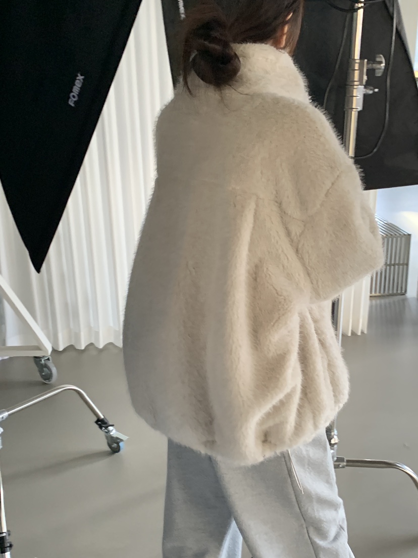 LOGARDEN東大門㊣代購女士新品熱賣人氣時尚短款大衣毛絨高領LO GARDEN短款大衣