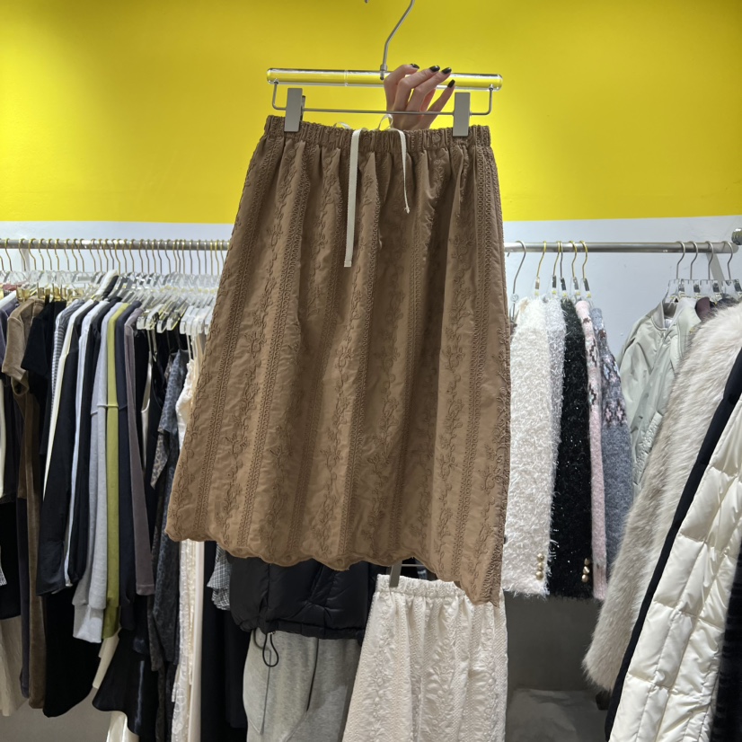 LE MASTERPLACE韓國直郵㊣女士新品人氣半身裙中短裙刺繡復古Le masterpiece半身裙/中短裙圖色2