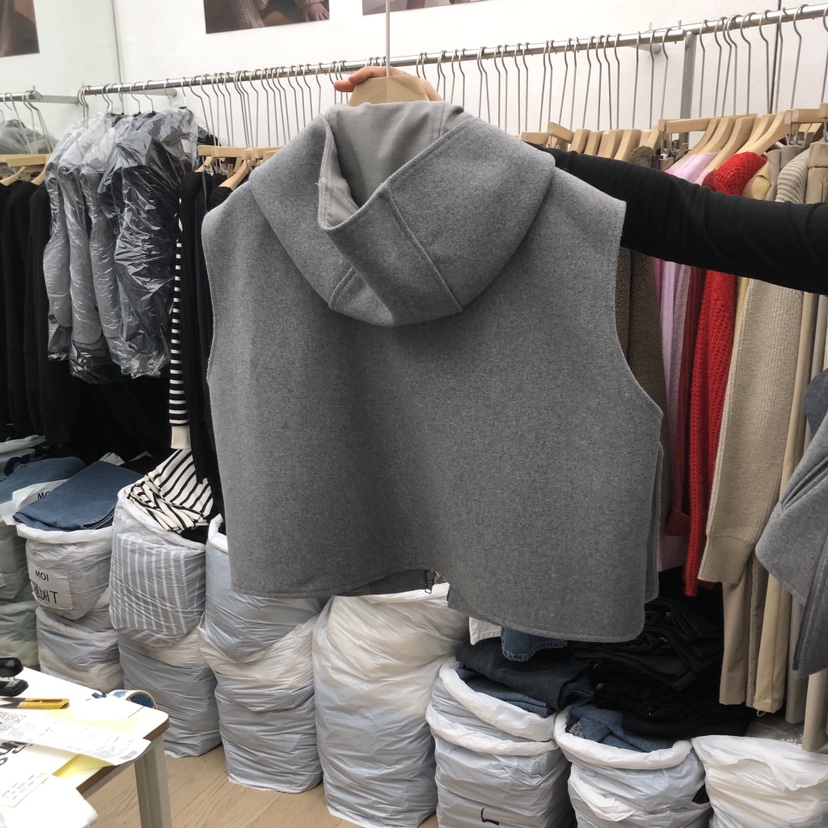 MOI-A東大門㊣實拍女裝新款時尚推薦人氣職業馬甲羊毛連帽MOI-A馬甲