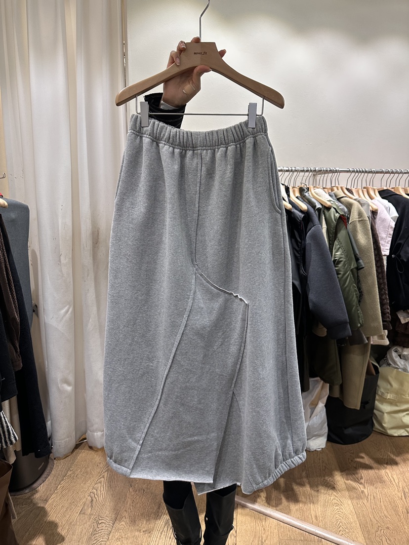 AUVERFIT韓國代購㊣女裝新款熱賣職業時尚推薦人氣真品長裙AUVERFIT長裙圖色1