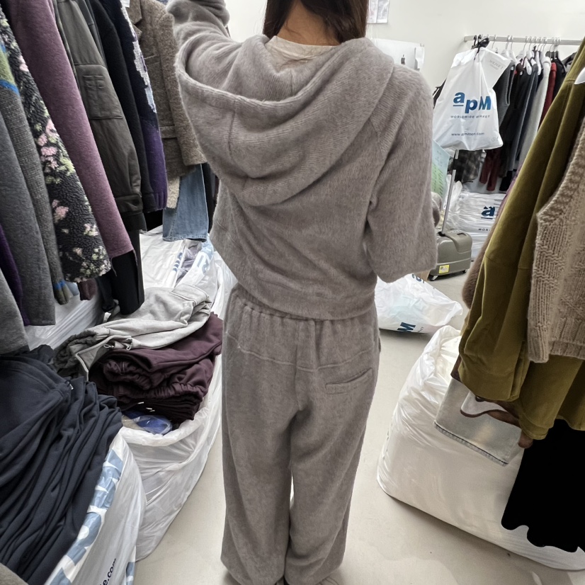 SOLD OUT韓國代購㊣女裝新款人氣真品時尚職業休閑25秋冬衛衣SOLD OUT衛衣