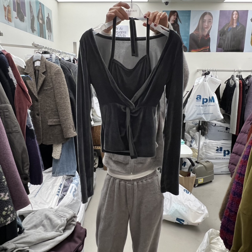 SOLD OUT東大門㊣實拍女裝新款推薦25秋冬長袖T恤假兩件絲絨SOLD OUT長袖T恤圖色2