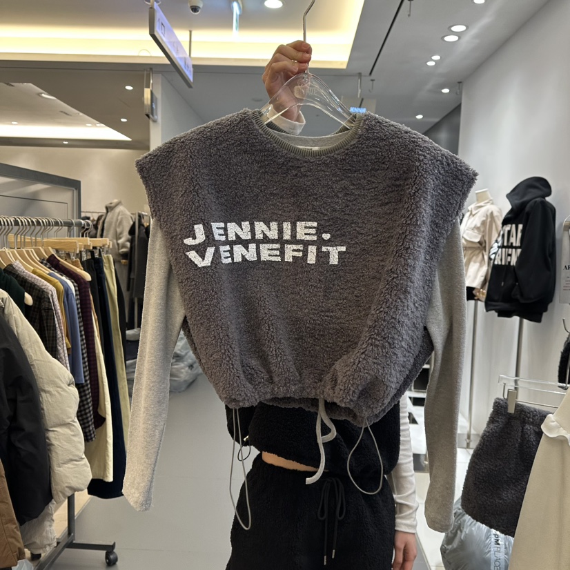 JENNIE韓國代購㊣女士新品25秋冬職業人氣吊帶背心加絨抓絨JENNIE/VENEFIT吊帶/背心圖色2