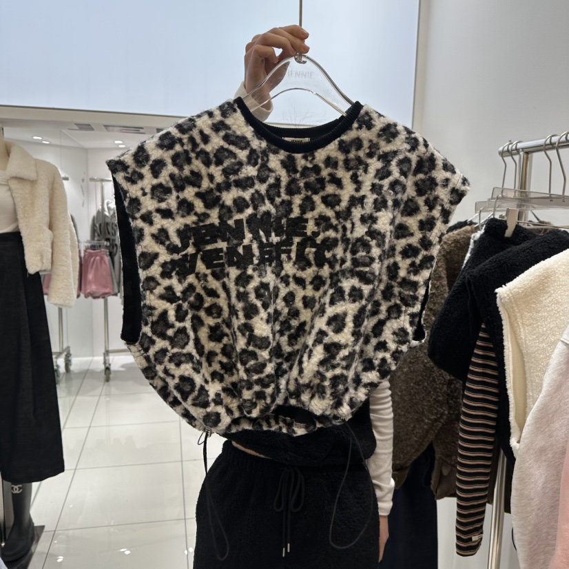 JENNIE韓國代購㊣女士新品25秋冬職業人氣吊帶背心加絨抓絨JENNIE/VENEFIT吊帶/背心圖色4