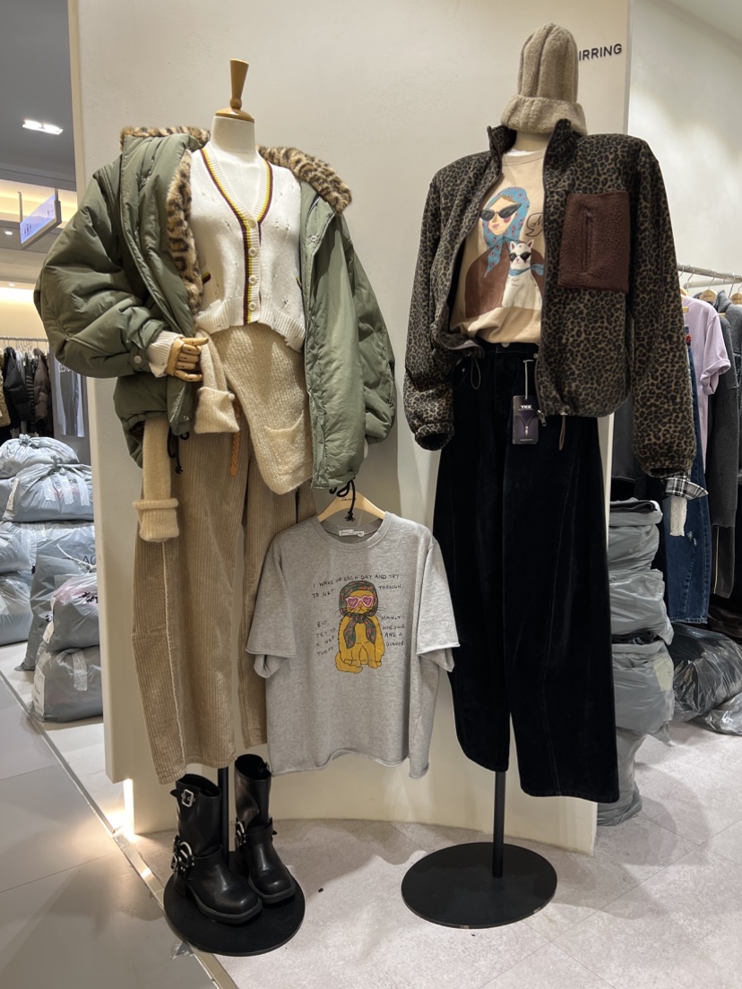 SHIRRING韓國直郵㊣女士新品時尚25秋冬熱賣休閑人氣T恤圍巾SHIRRINGT恤