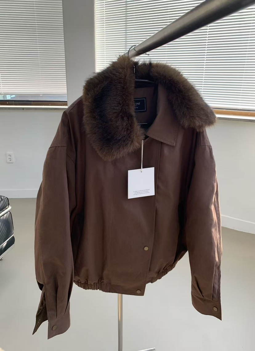 J CRANE-A韓國代購㊣女裝新品熱賣夾克毛領可拆可拆卸浣熊J CRANE夾克