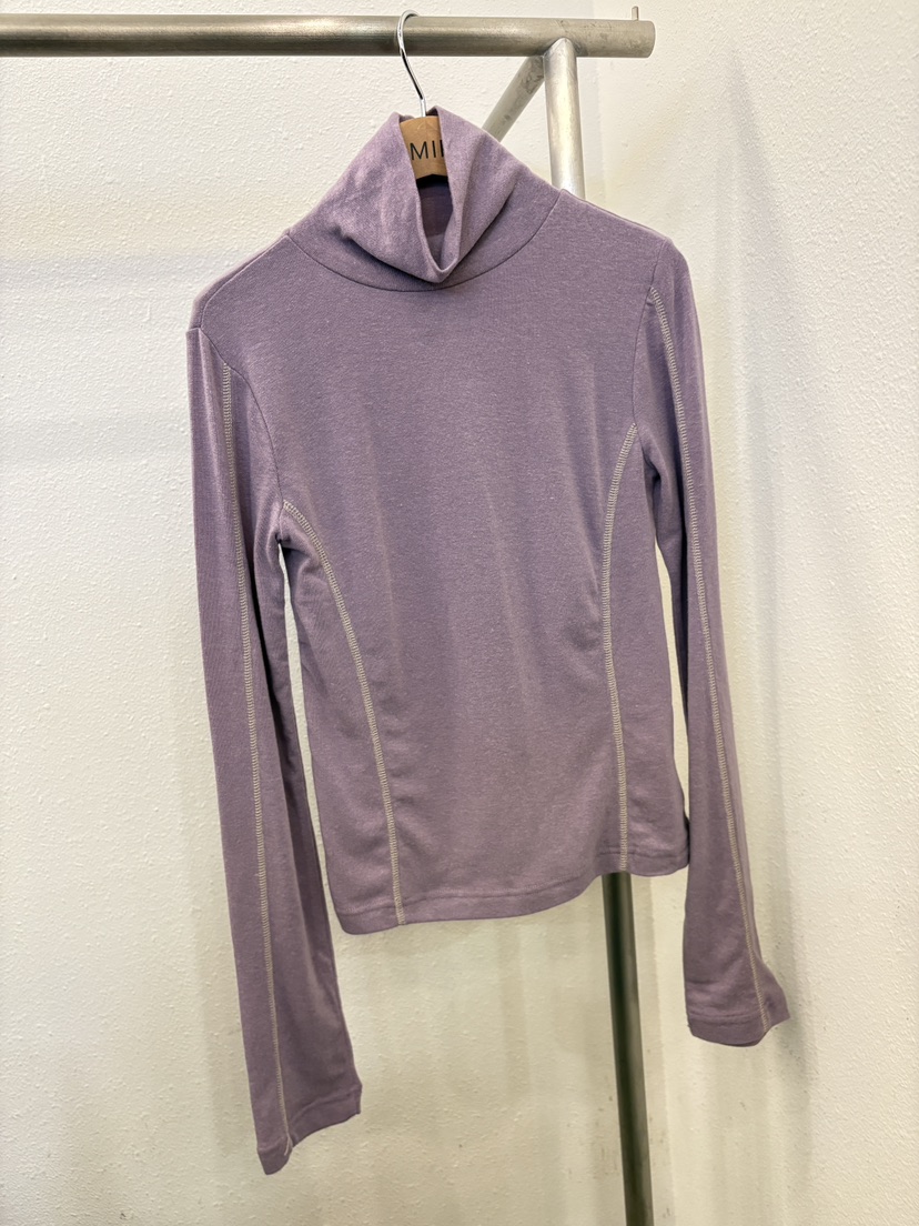 LUMIPLE韓國直郵㊣女裝新品休閑時尚職業熱賣長袖T恤修身高領LUMIPLE長袖T恤圖色2