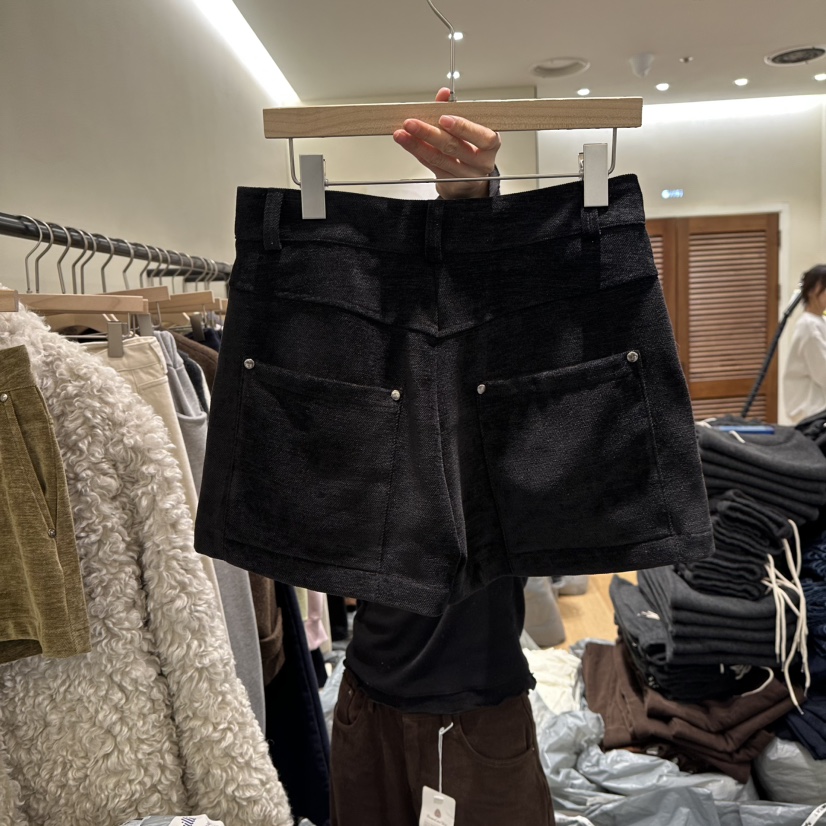 GILLI韓國代購㊣女裝新款人氣職業時尚休閑熱賣25秋冬短褲天鵝絨GILLI短褲