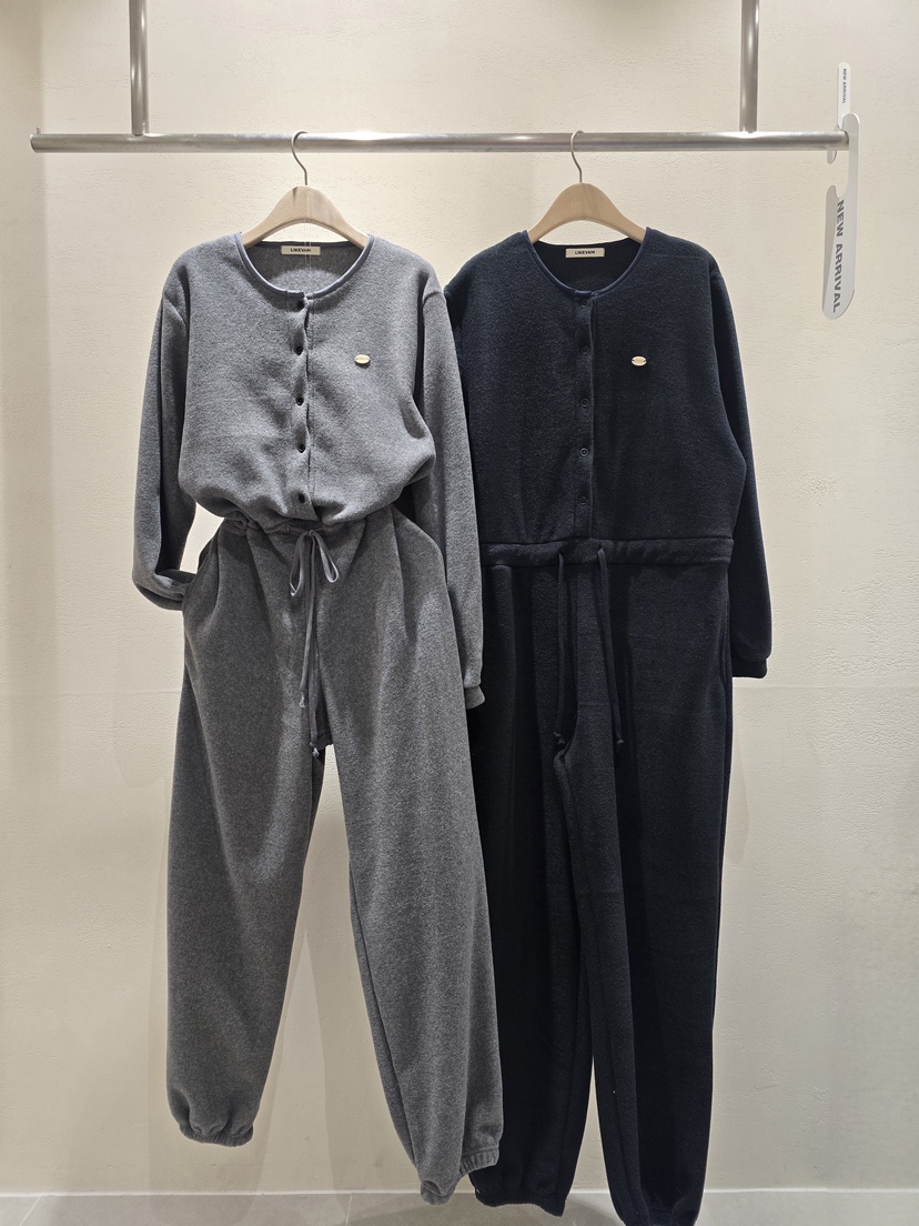 LIKEVAM東大門㊣直郵女士新款熱賣職業人氣連體褲含帽子抓絨LIKEVAM連體褲