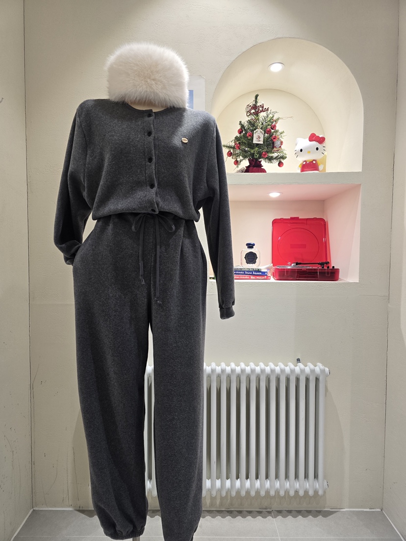 LIKEVAM東大門㊣直郵女士新款熱賣職業人氣連體褲含帽子抓絨LIKEVAM連體褲