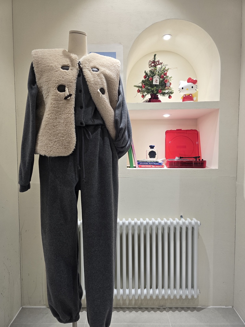 LIKEVAM東大門㊣直郵女士新款熱賣職業人氣連體褲含帽子抓絨LIKEVAM連體褲