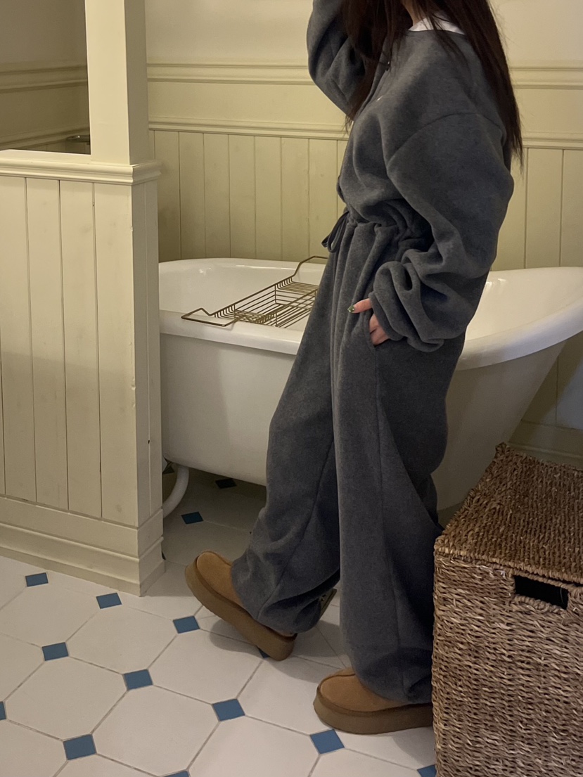 LIKEVAM東大門㊣直郵女士新款熱賣職業人氣連體褲含帽子抓絨LIKEVAM連體褲