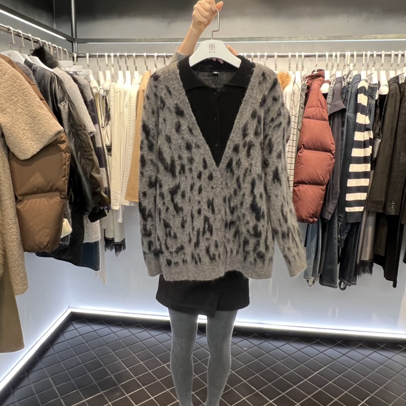 OUS/INCH-L韓國代購㊣女士新款人氣針織衫假兩件馬海毛豹紋開衫OUS/INCH針織衫圖色1