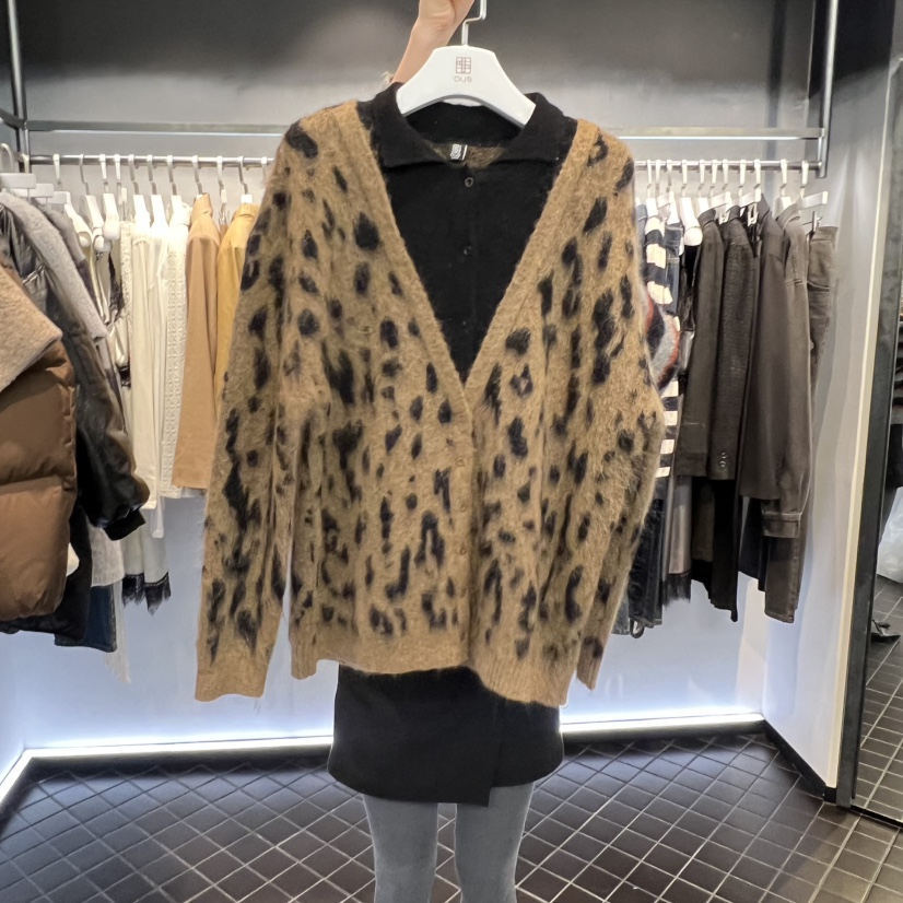 OUS/INCH-L韓國代購㊣女士新款人氣針織衫假兩件馬海毛豹紋開衫OUS/INCH針織衫圖色2