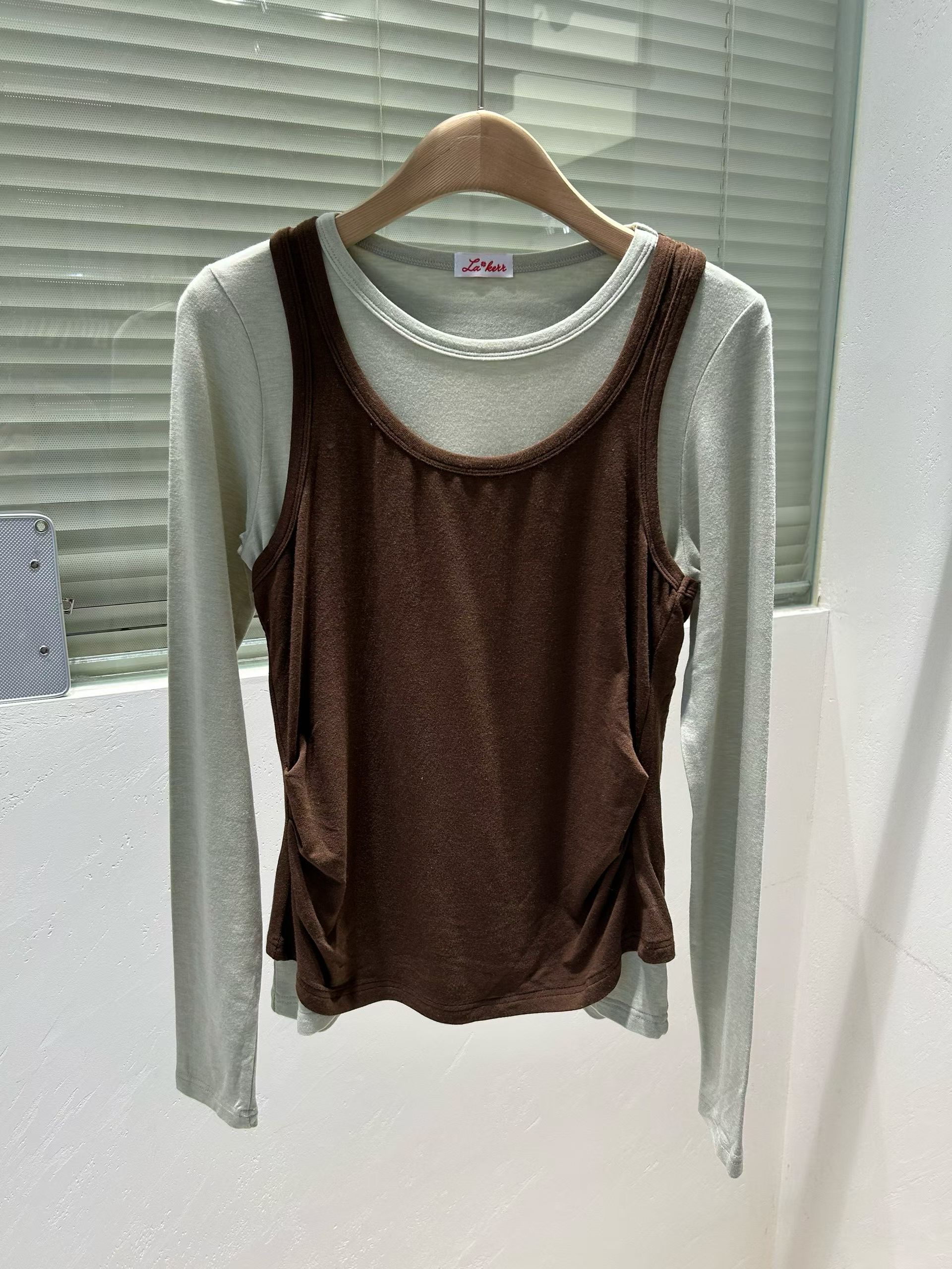 LA KERR韓國代購㊣女士新款真品熱賣25秋冬人氣長袖T恤假兩件LA KERR長袖T恤圖色2