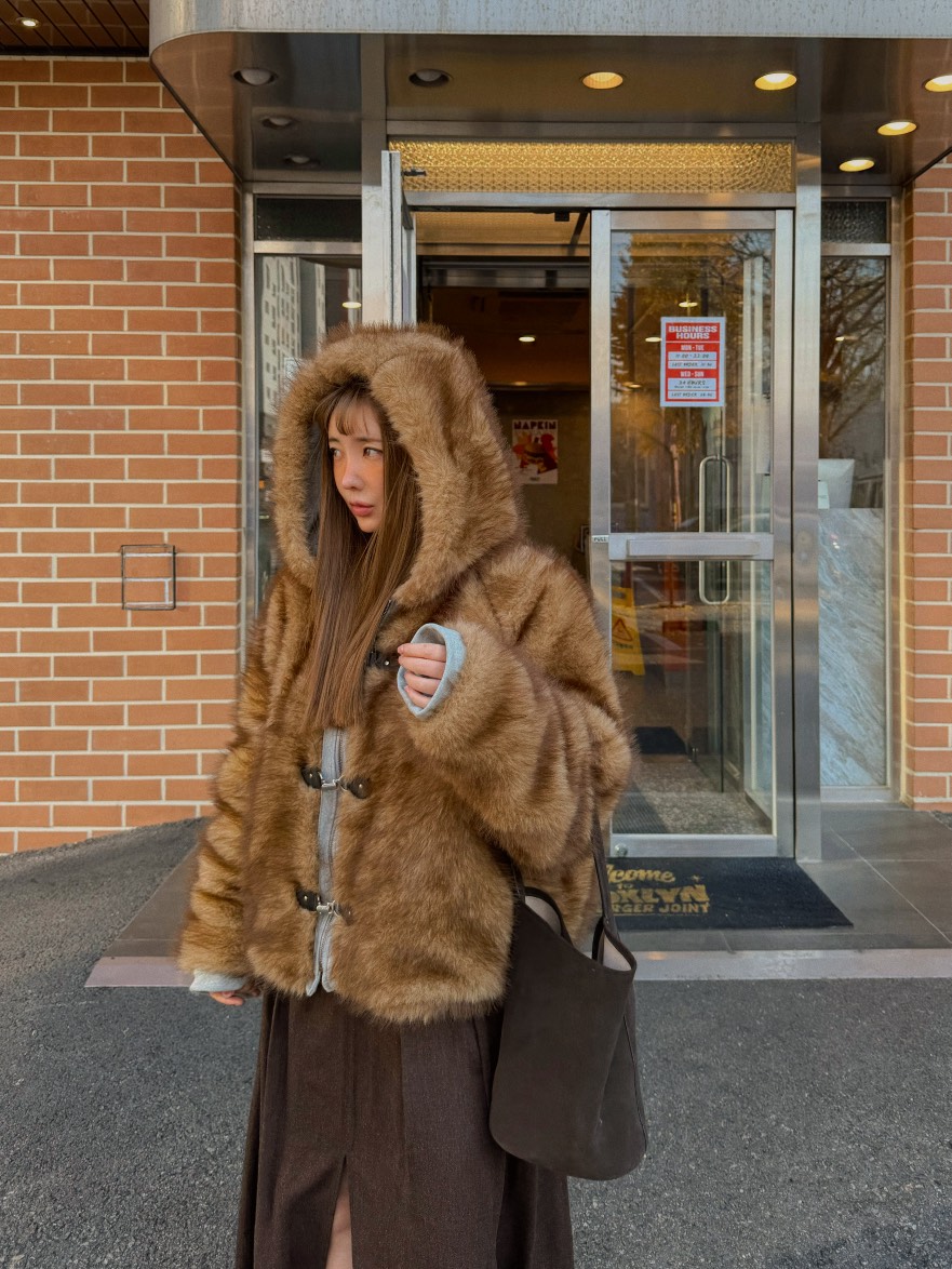 81 MARKET-L韓國直郵㊣女裝新款推薦人氣熱賣短款大衣里外穿81 MARKET-L短款大衣