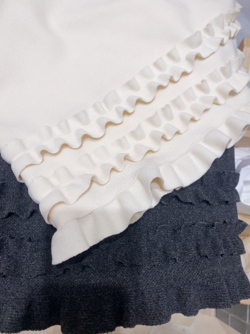 LOVE ROSIE韓國代購㊣女士新款真品休閑半身裙中短裙荷葉邊LOVE ROSIE半身裙/中短裙