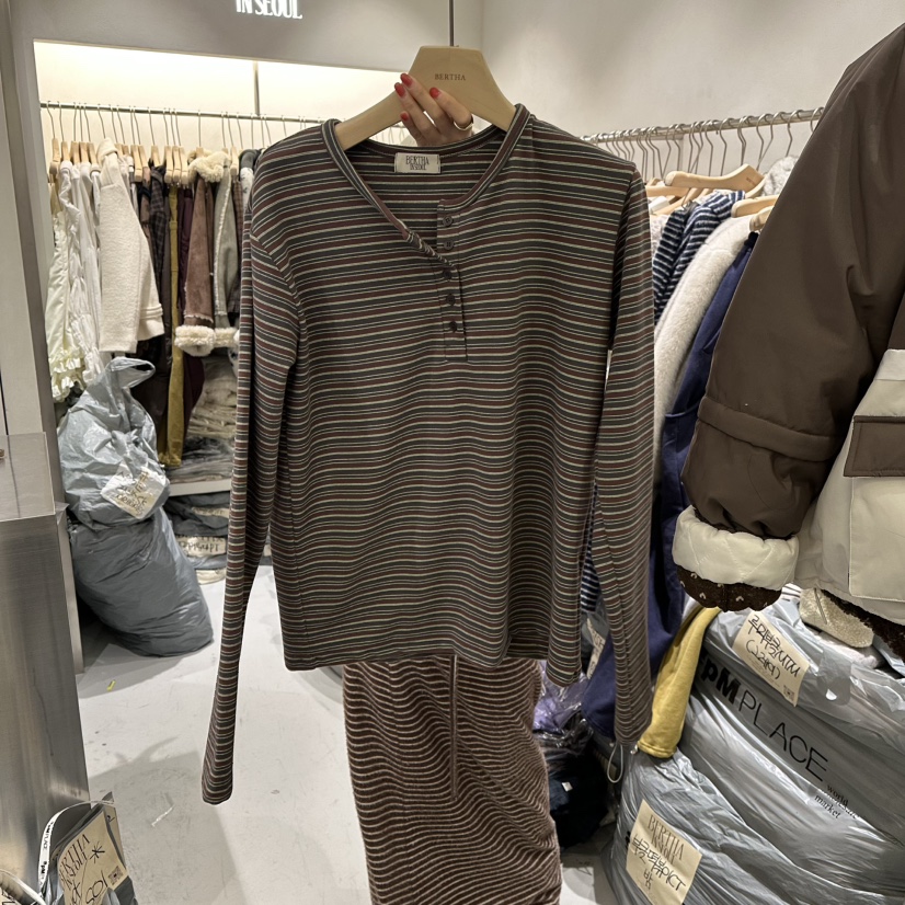 BERTHA韓國代購㊣女士新品休閑25秋冬職業熱賣時尚推薦長袖T恤BERTHA長袖T恤圖色2
