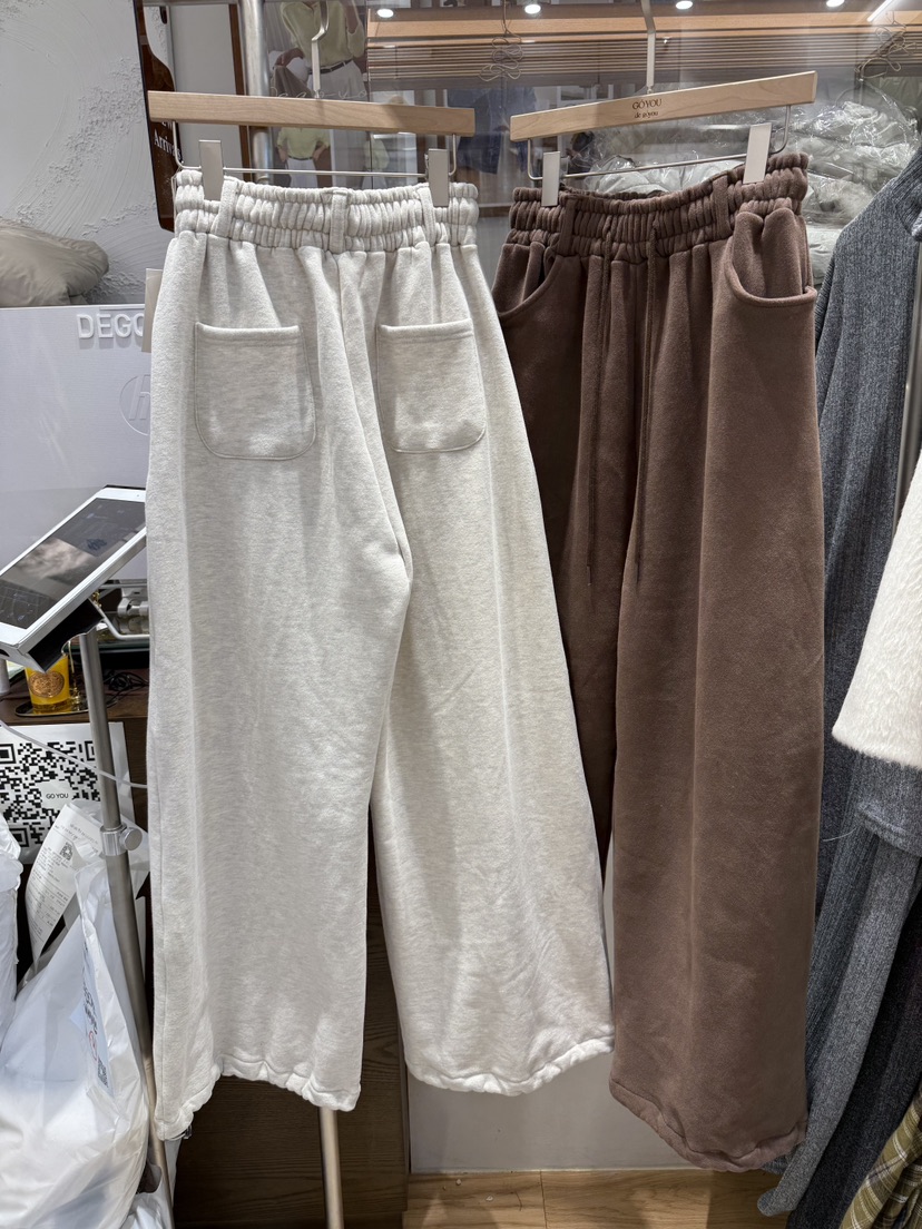 DE GO YOU東大門㊣直郵女裝新款25秋冬熱賣時尚套裝加絨套裝DE GO YOU套裝