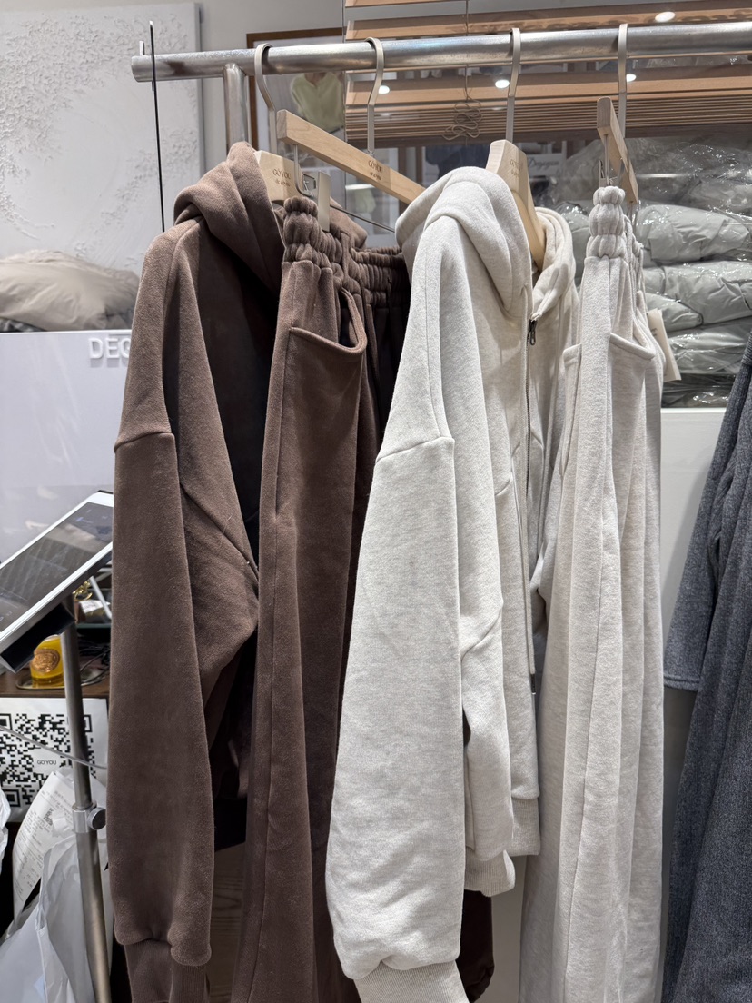 DE GO YOU東大門㊣直郵女裝新款25秋冬熱賣時尚套裝加絨套裝DE GO YOU套裝