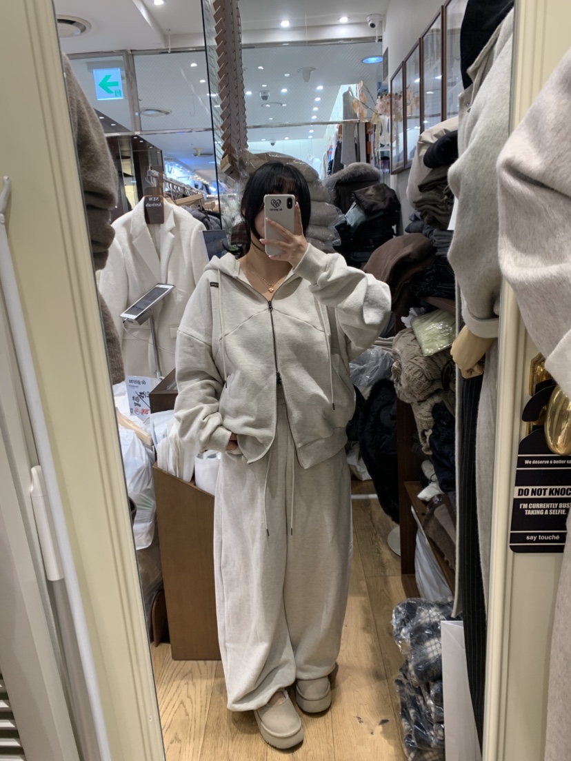 DE GO YOU東大門㊣直郵女裝新款25秋冬熱賣時尚套裝加絨套裝DE GO YOU套裝圖色1