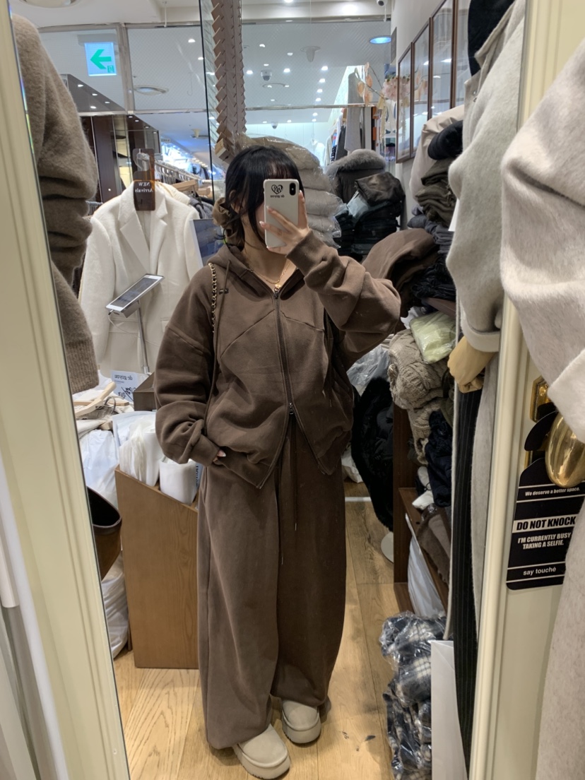 DE GO YOU東大門㊣直郵女裝新款25秋冬熱賣時尚套裝加絨套裝DE GO YOU套裝圖色2