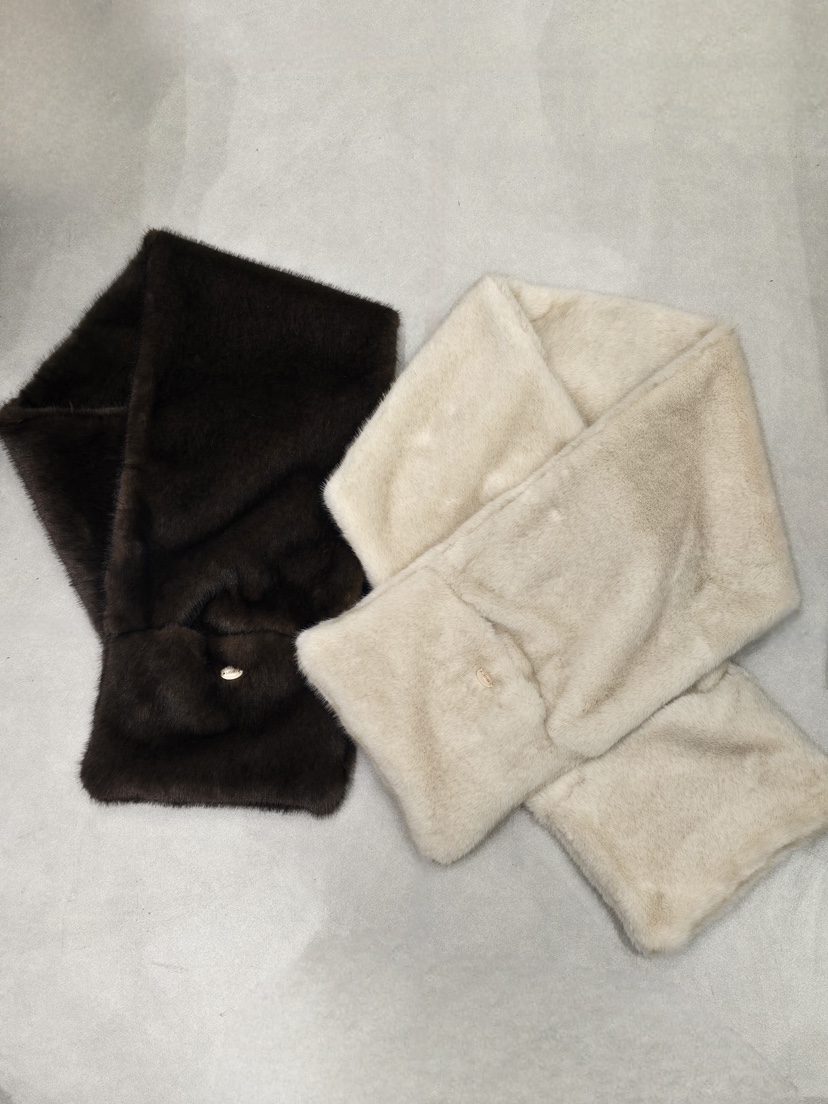 LIKEVAM韓國直郵㊣女士新款時尚人氣25秋冬圍巾披肩口袋貂皮LIKEVAM圍巾/披肩