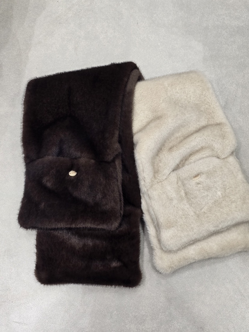 LIKEVAM韓國直郵㊣女士新款時尚人氣25秋冬圍巾披肩口袋貂皮LIKEVAM圍巾/披肩