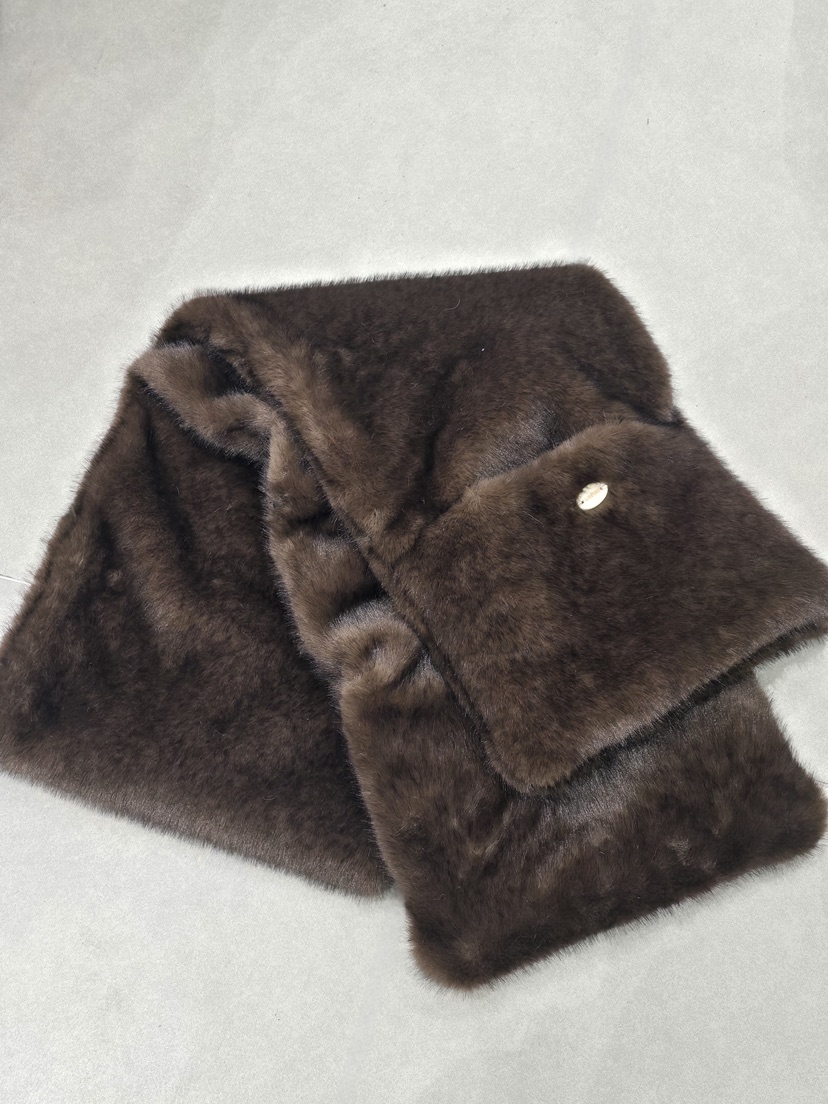 LIKEVAM韓國直郵㊣女士新款時尚人氣25秋冬圍巾披肩口袋貂皮LIKEVAM圍巾/披肩